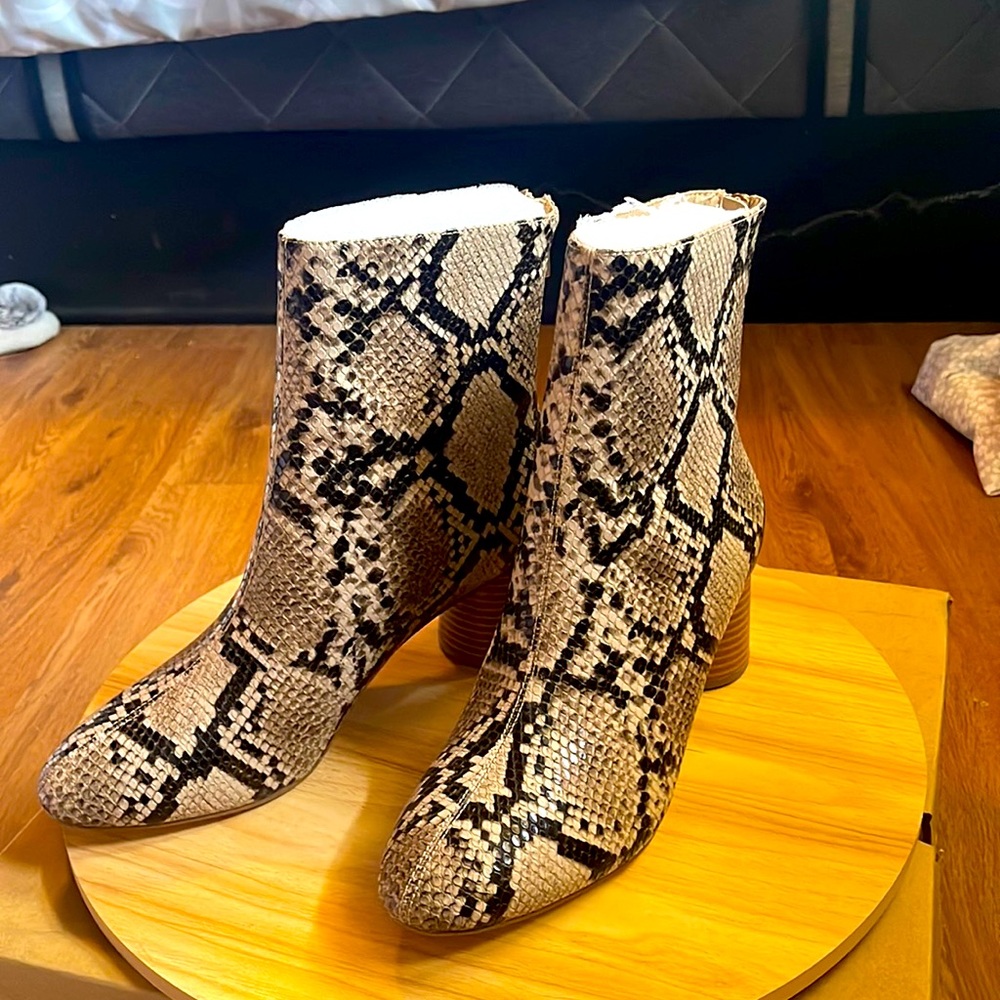 Tan Snake  Booties size 9
